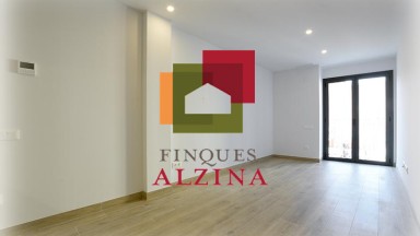 Luminoso piso con balcón y excelentes calidades en Collblanc