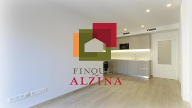 Luminoso piso con balcón y excelentes calidades en Collblanc