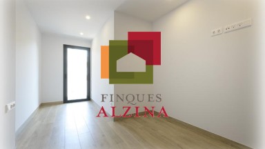 Luminoso piso con balcón y excelentes calidades en Collblanc