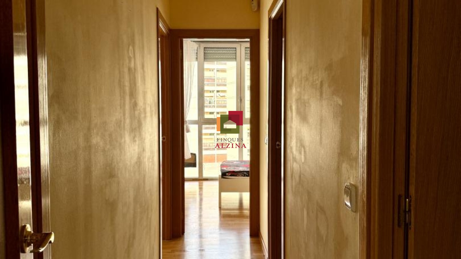 Piso luminoso en Sants-Montjuïc con excelente ubicación