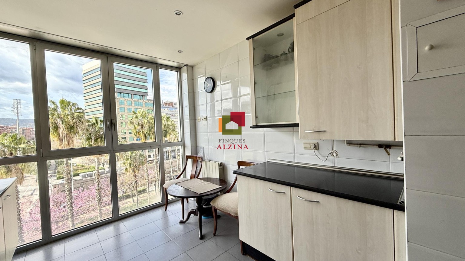 Piso luminoso en Sants-Montjuïc con excelente ubicación