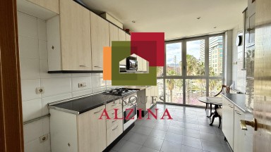 Piso luminoso en Sants-Montjuïc con excelente ubicación