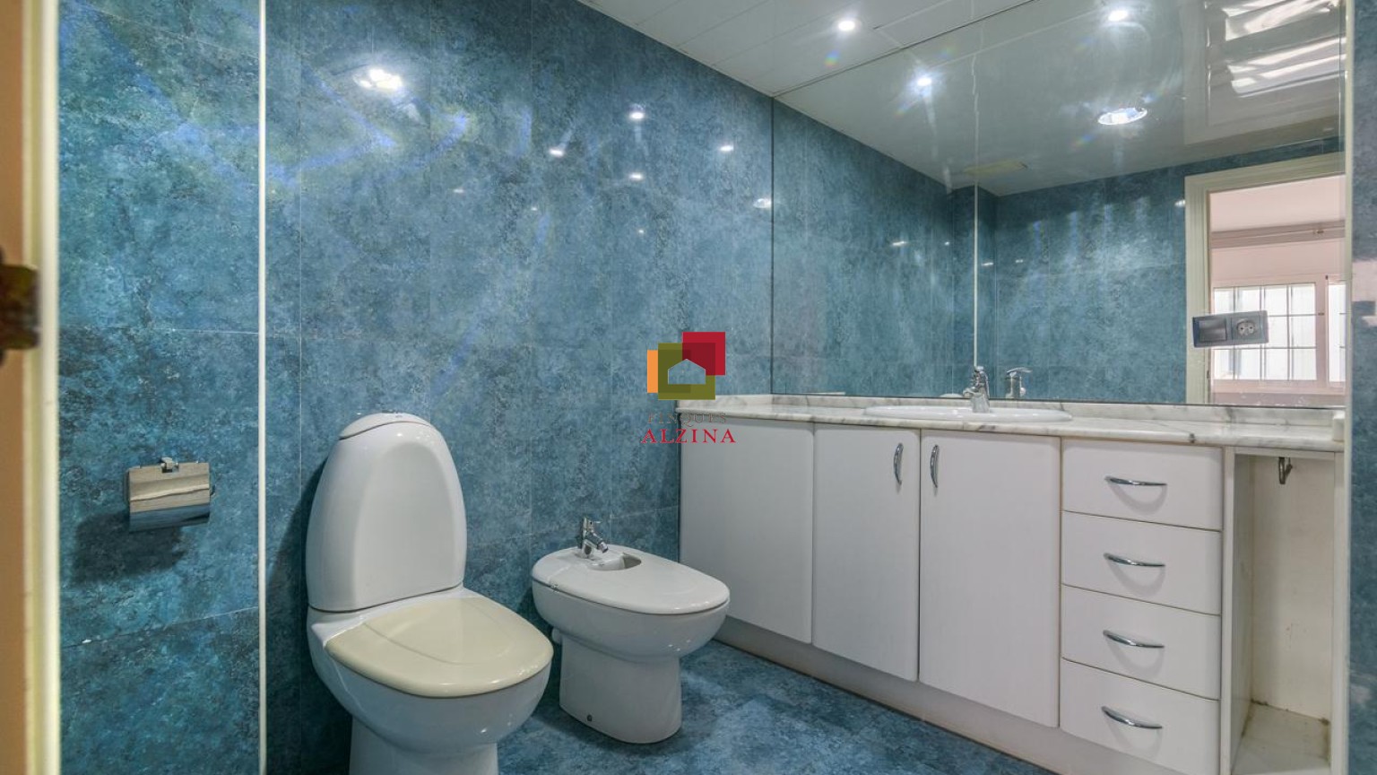 EXPECTACULAR PISO CON TERRAZA PRIVADA