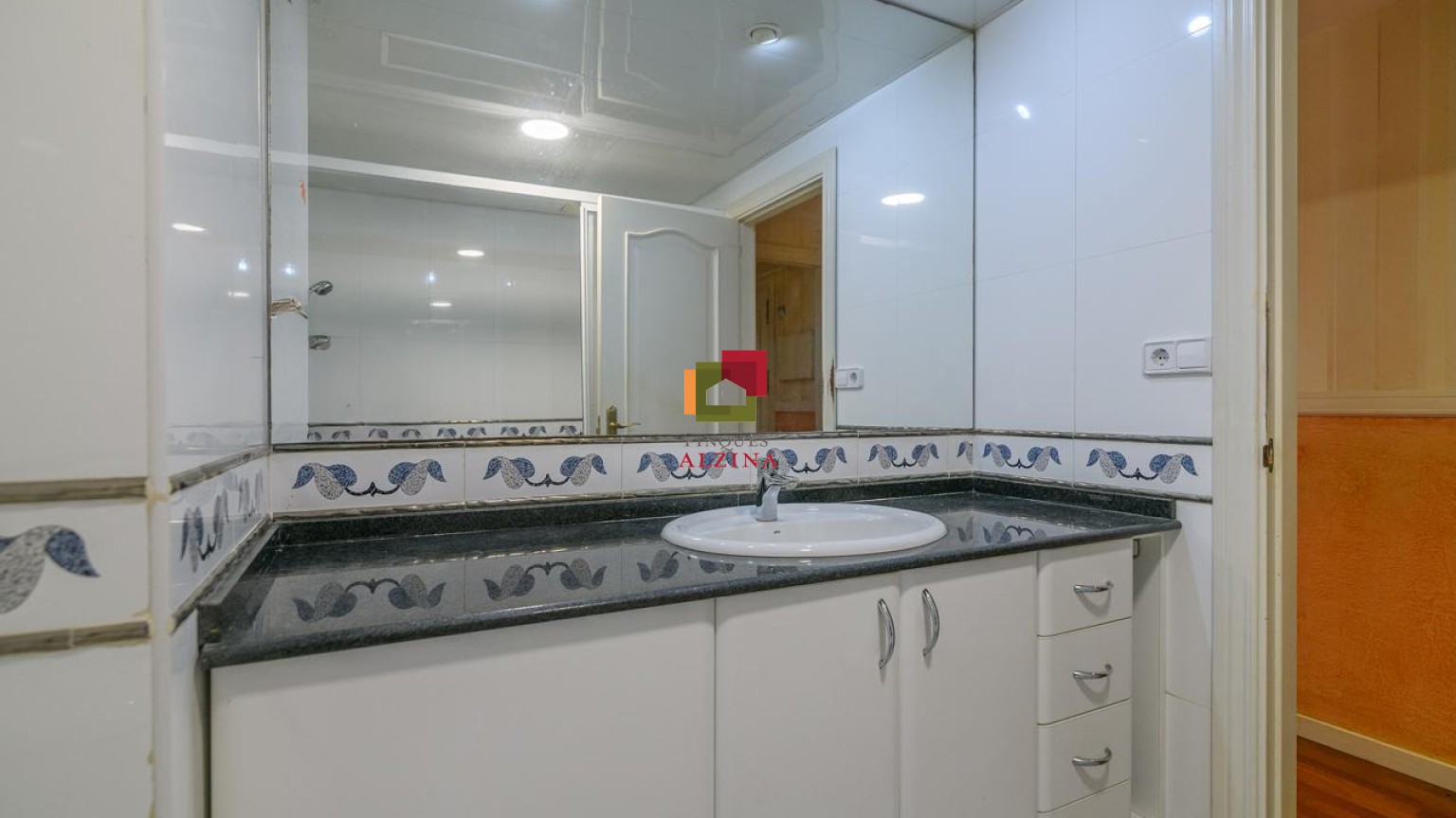 EXPECTACULAR PISO CON TERRAZA PRIVADA