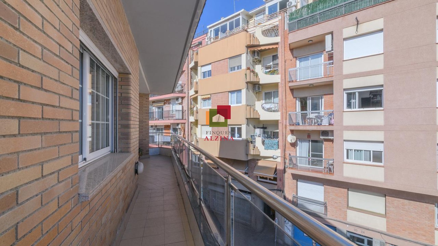 EXPECTACULAR PISO CON TERRAZA PRIVADA