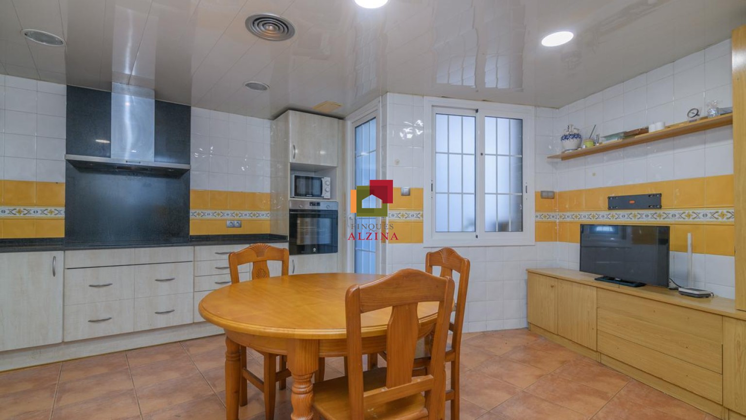 EXPECTACULAR PISO CON TERRAZA PRIVADA