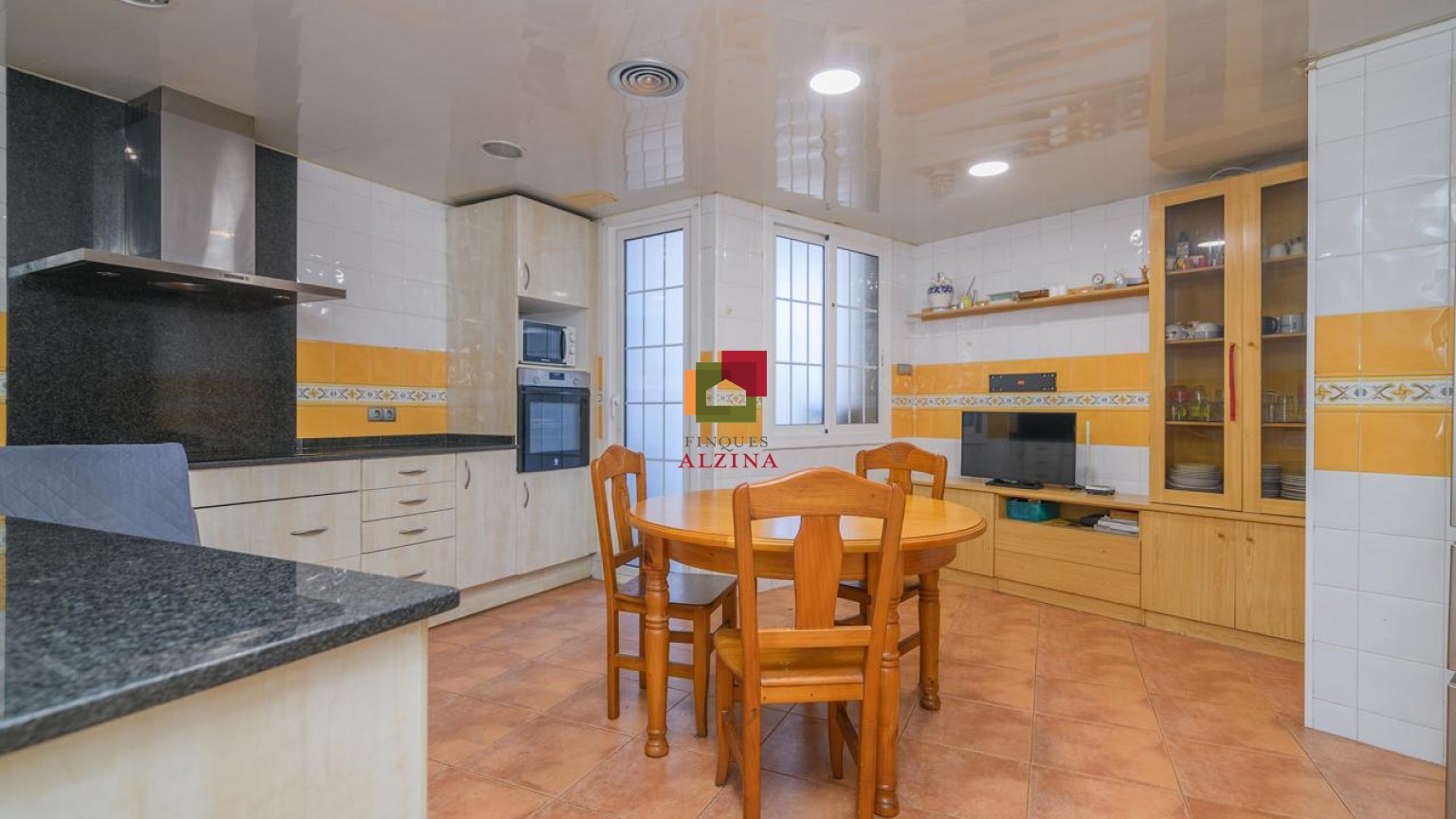 EXPECTACULAR PISO CON TERRAZA PRIVADA