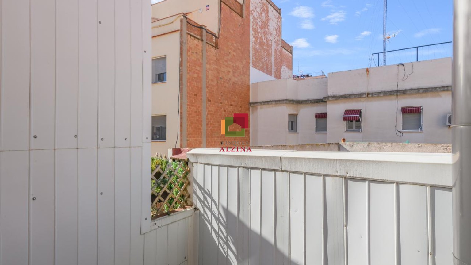 EXPECTACULAR PISO CON TERRAZA PRIVADA