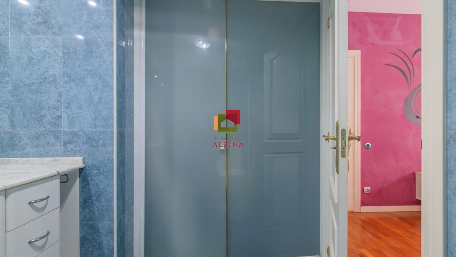 EXPECTACULAR PISO CON TERRAZA PRIVADA