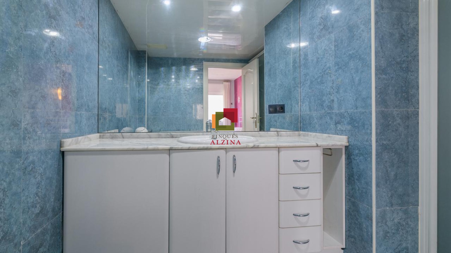 EXPECTACULAR PISO CON TERRAZA PRIVADA