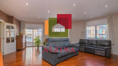 EXPECTACULAR PISO CON TERRAZA PRIVADA