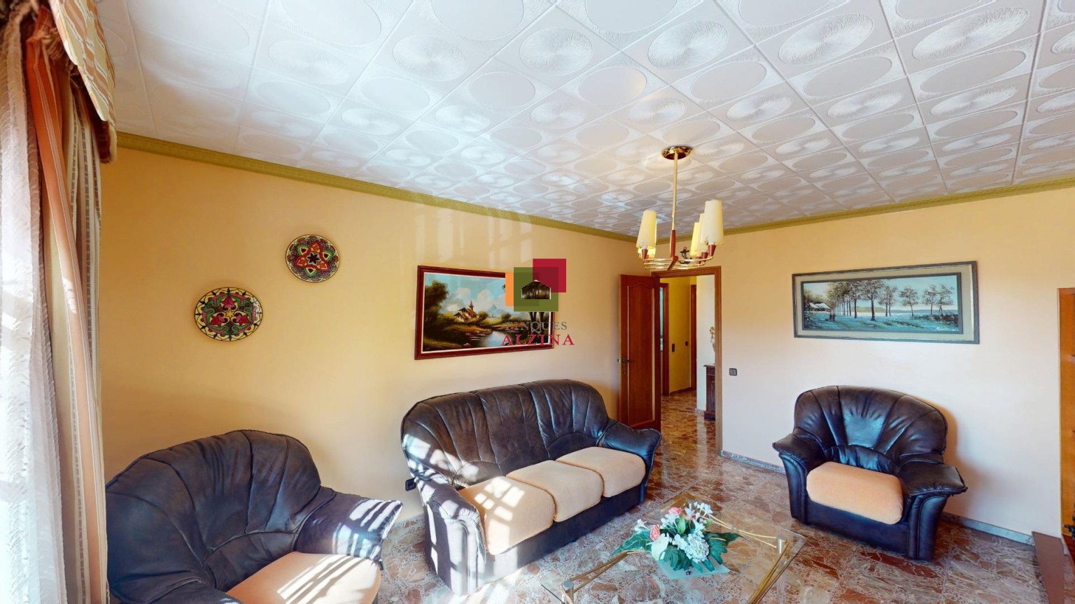 UNA CASA AMPLIA PARA VIVIR, DISFRUTAR Y SOÑAR