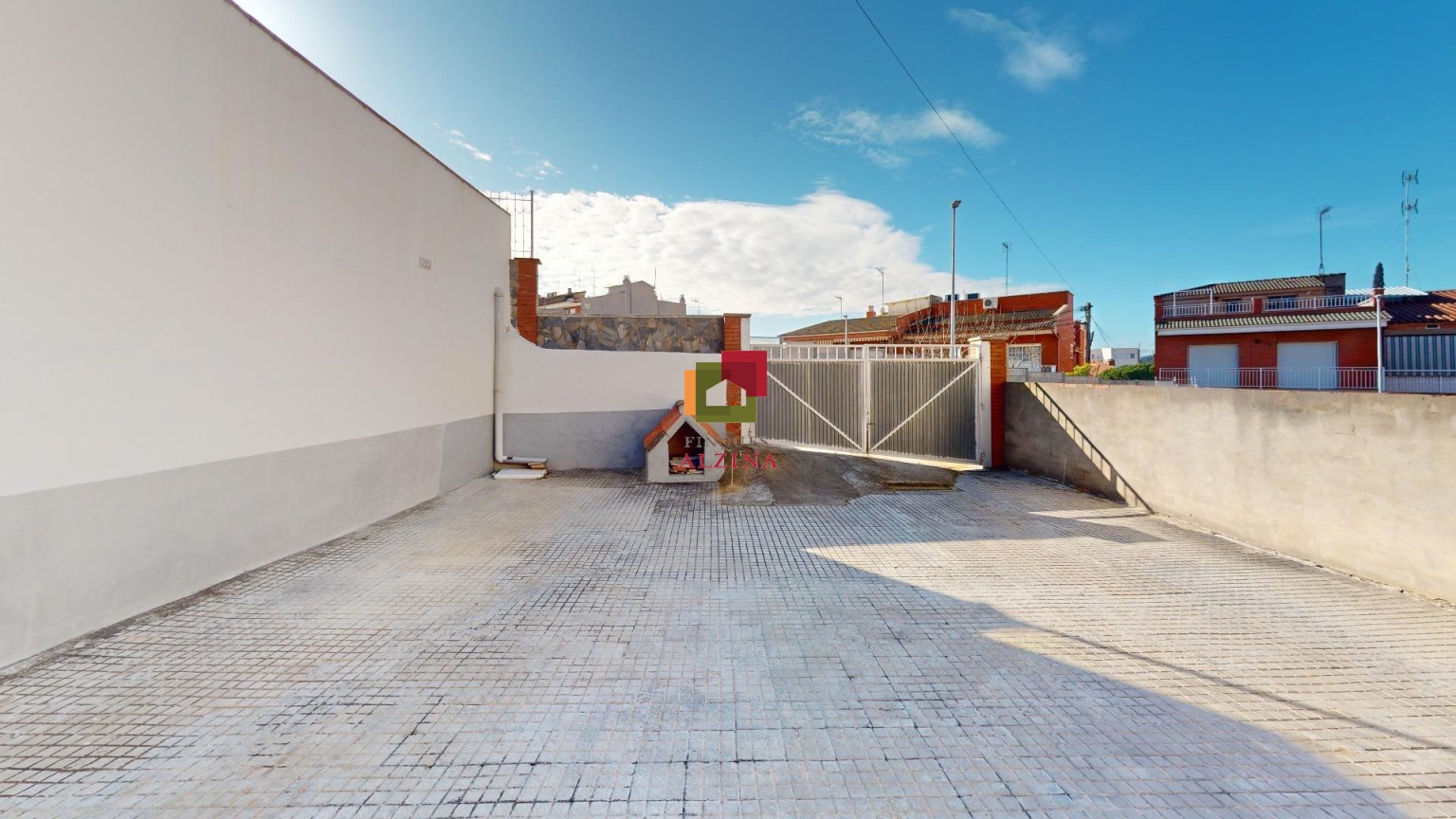 UNA CASA AMPLIA PARA VIVIR, DISFRUTAR Y SOÑAR
