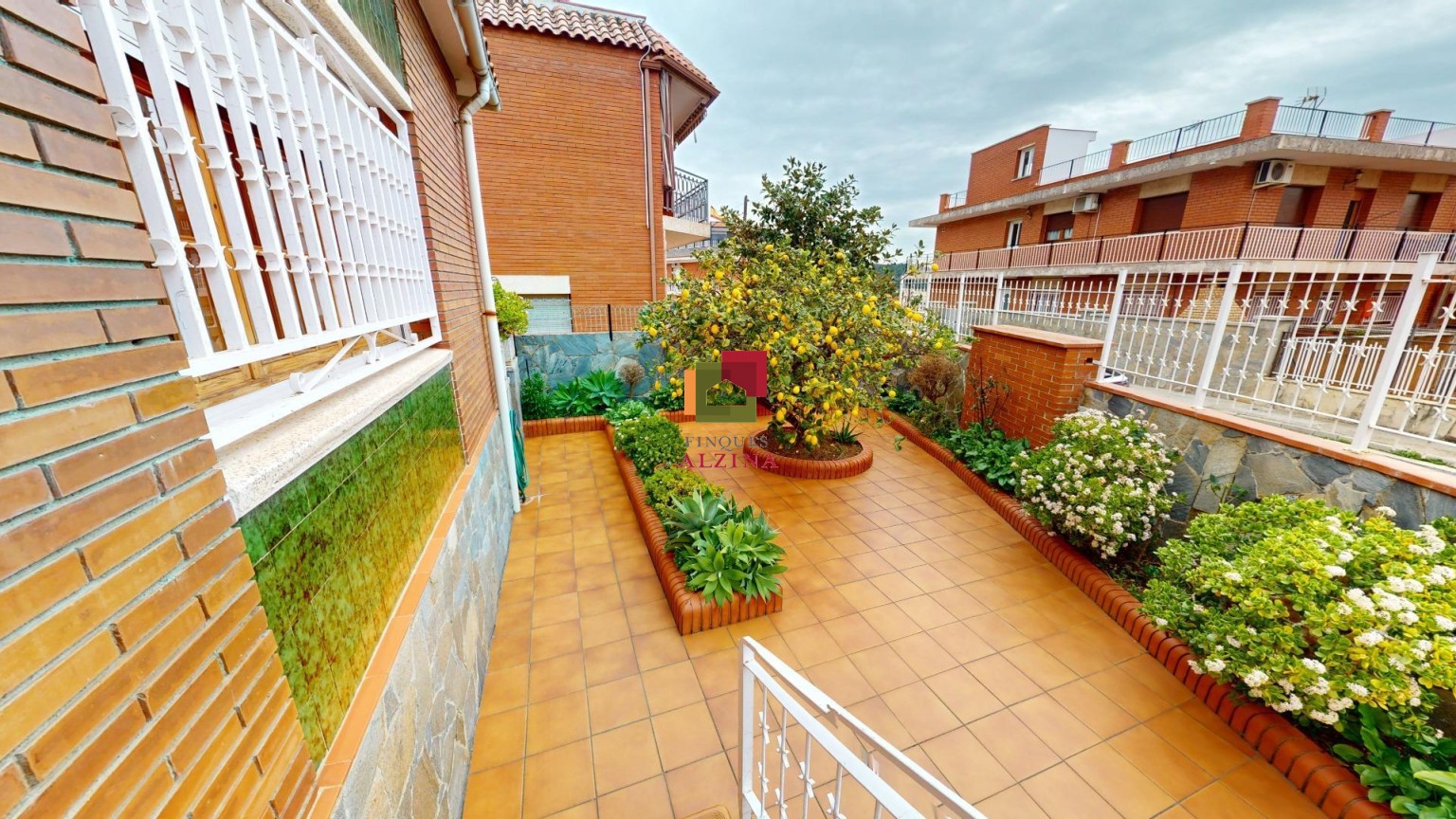 UNA CASA AMPLIA PARA VIVIR, DISFRUTAR Y SOÑAR