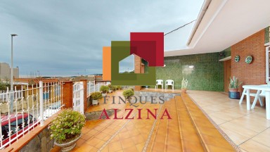 UNA CASA AMPLIA PARA VIVIR, DISFRUTAR Y SOÑAR
