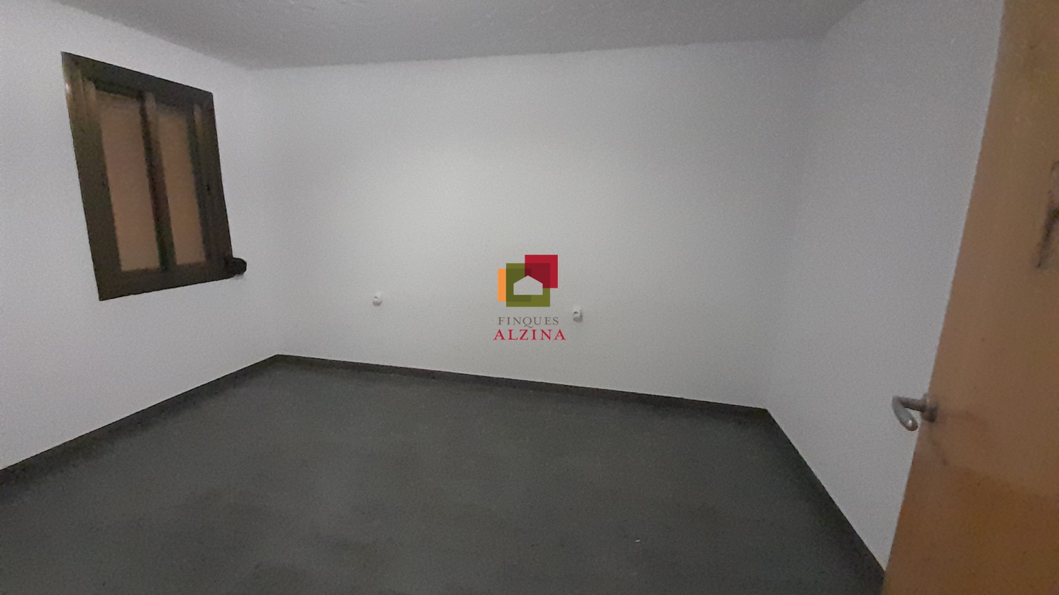 PLANTA BAJA CON PATIO AMPLIO
