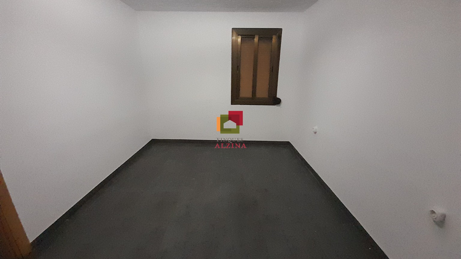PLANTA BAJA CON PATIO AMPLIO