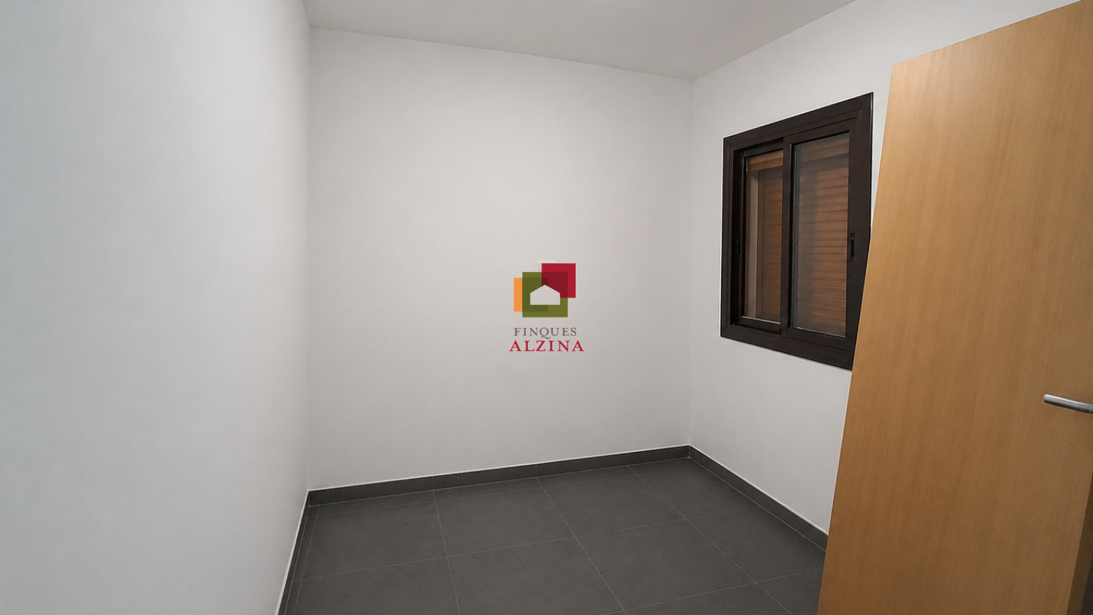 PLANTA BAJA CON PATIO AMPLIO