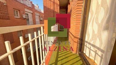 LLUMINÓS PIS REFORMAT AMB BALCÓ AL COSTAT DE RAMBLA JUST OLIVERES