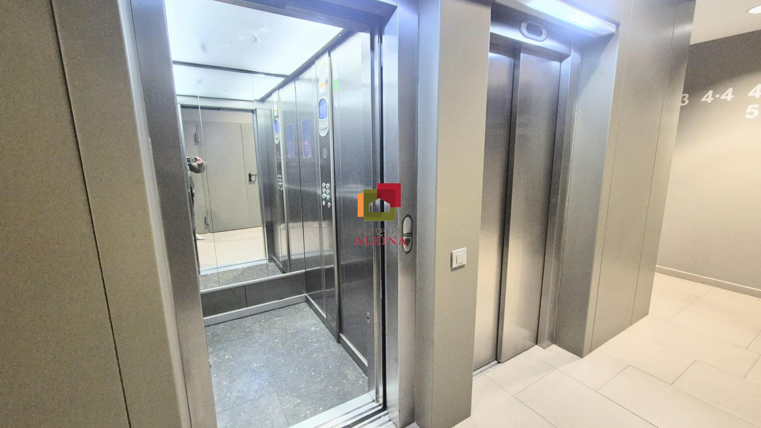 Exclusiu pis al cor de Barcelona, ​​a un minut de Portal de l'Àngel i Plaça Catalunya