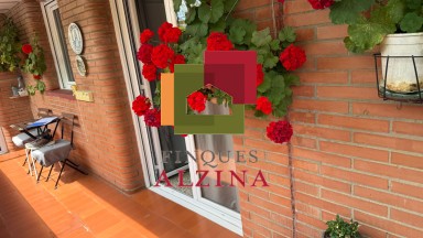 VIVE EN UNA DE LAS ZONAS MEJOR COMUNICADAS DE CORNELLÀ.