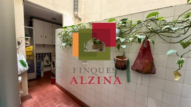 VIVE EN UNA DE LAS ZONAS MEJOR COMUNICADAS DE CORNELLÀ.