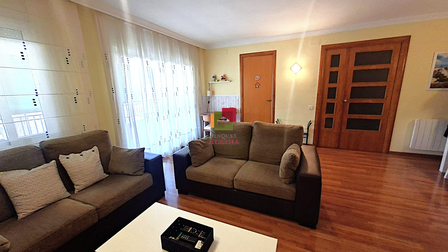 IMMOBLE DE 4 HABITACIONS ACTUALMENT 3, LLUM, AMPLITUD I UNA TERRASSA PER VIURE CADA MOMENT.