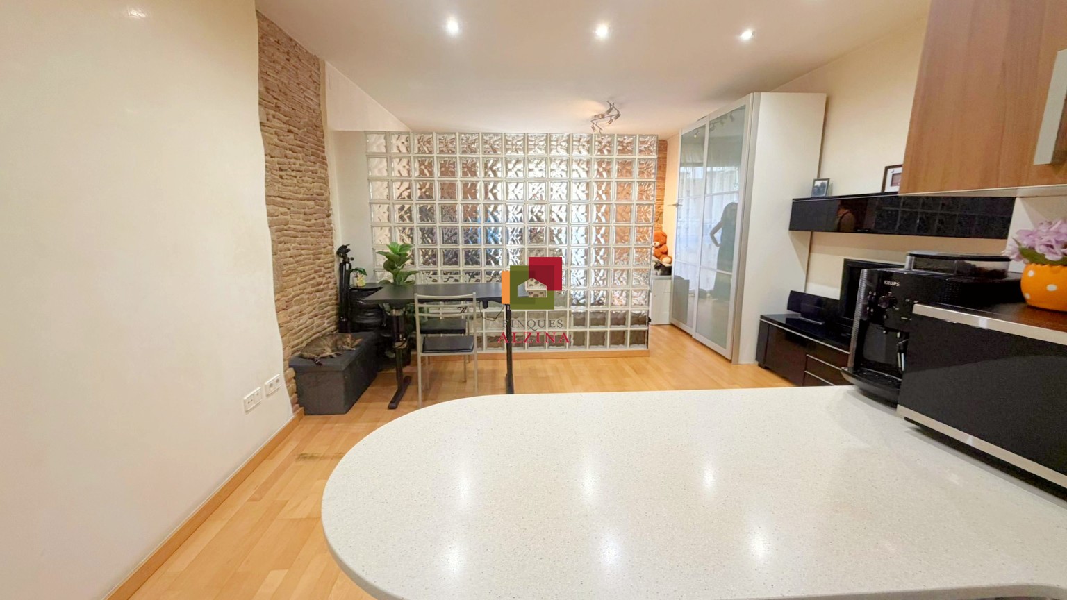 ESPECTACULAR LOFT DE DISEÑO REFORMADO ¡LISTO PARA ENTRAR A VIVIR!