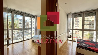 Pis lluminós a Sants-Montjuïc amb ben situat
