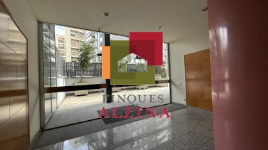 Pis lluminós a Sants-Montjuïc amb ben situat