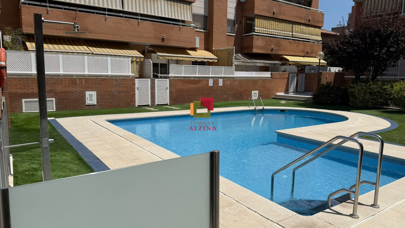 LA TEVA NOVA VIDA COMENÇA AQUÍ: PIS AMB PISCINA A CORNELLÀ-RIERA.