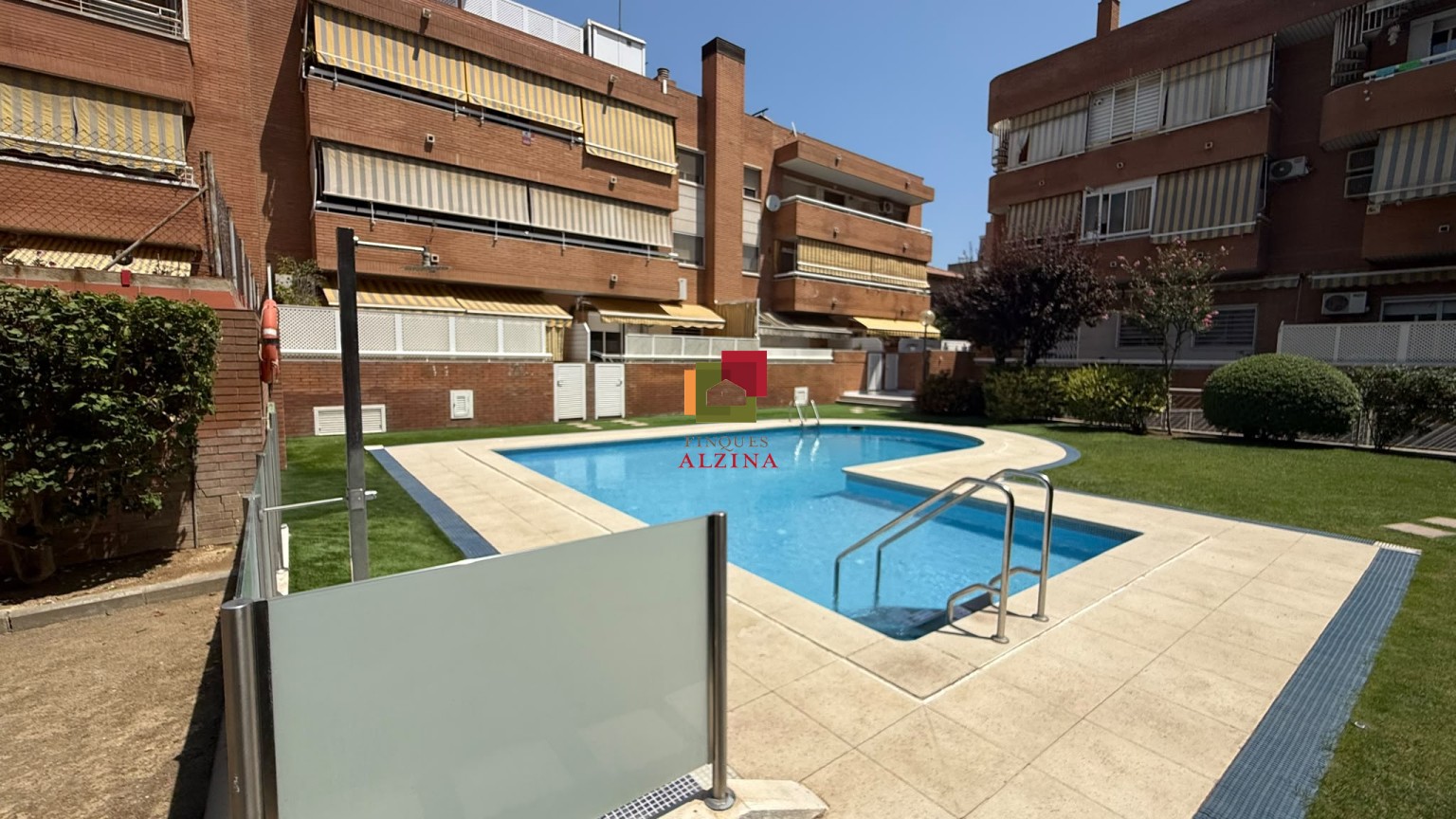 LA TEVA NOVA VIDA COMENÇA AQUÍ: PIS AMB PISCINA A CORNELLÀ-RIERA.