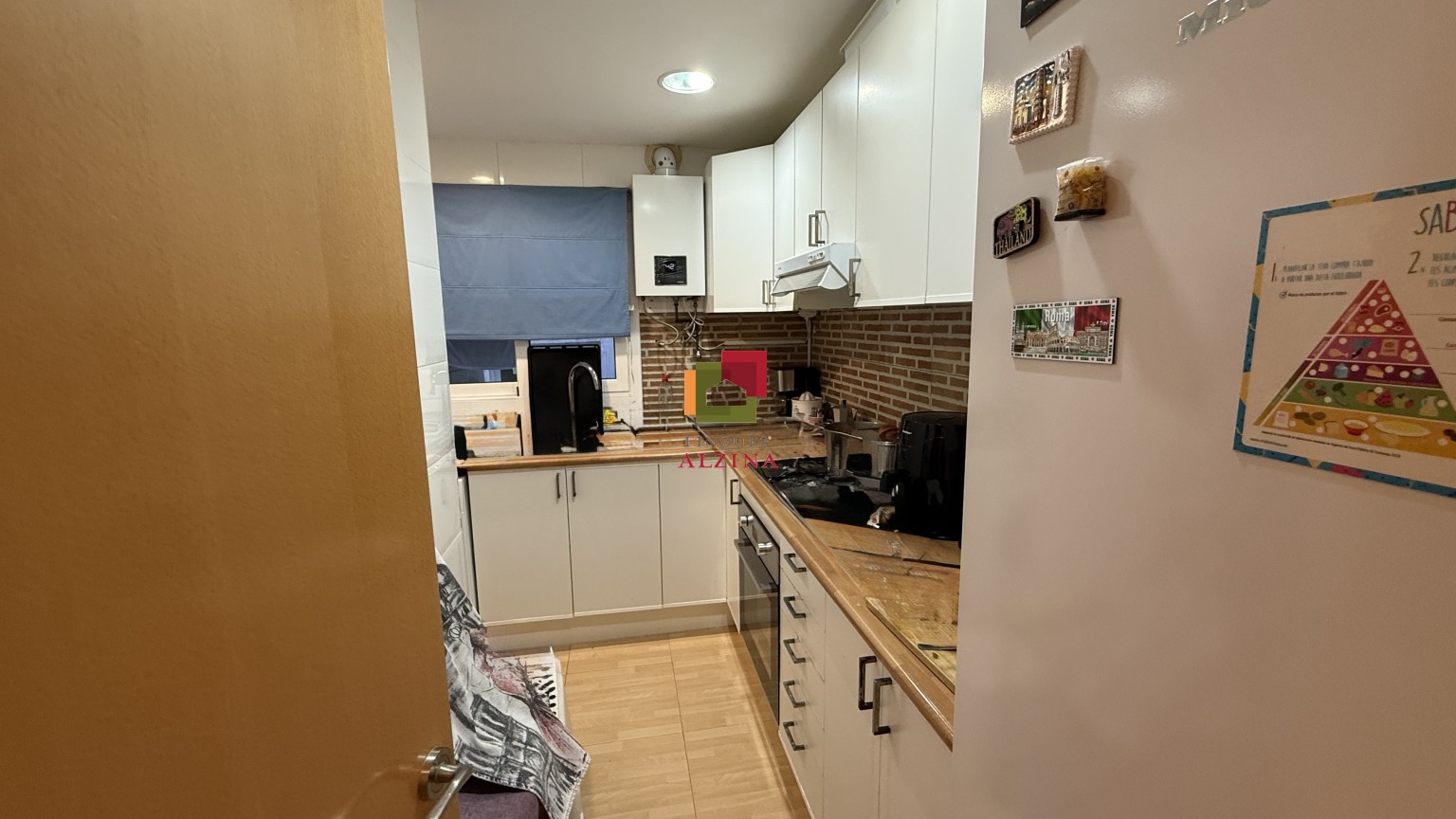 INVERSIÓ IMMOBILIÀRIA CONSOLIDA: 9 HABITATGES I 2 LOCALS A ESPLUGUES