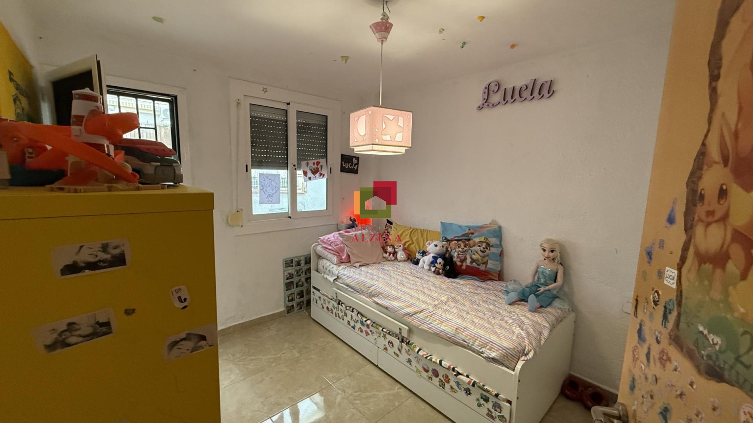 INVERSIÓ IMMOBILIÀRIA CONSOLIDA: 9 HABITATGES I 2 LOCALS A ESPLUGUES