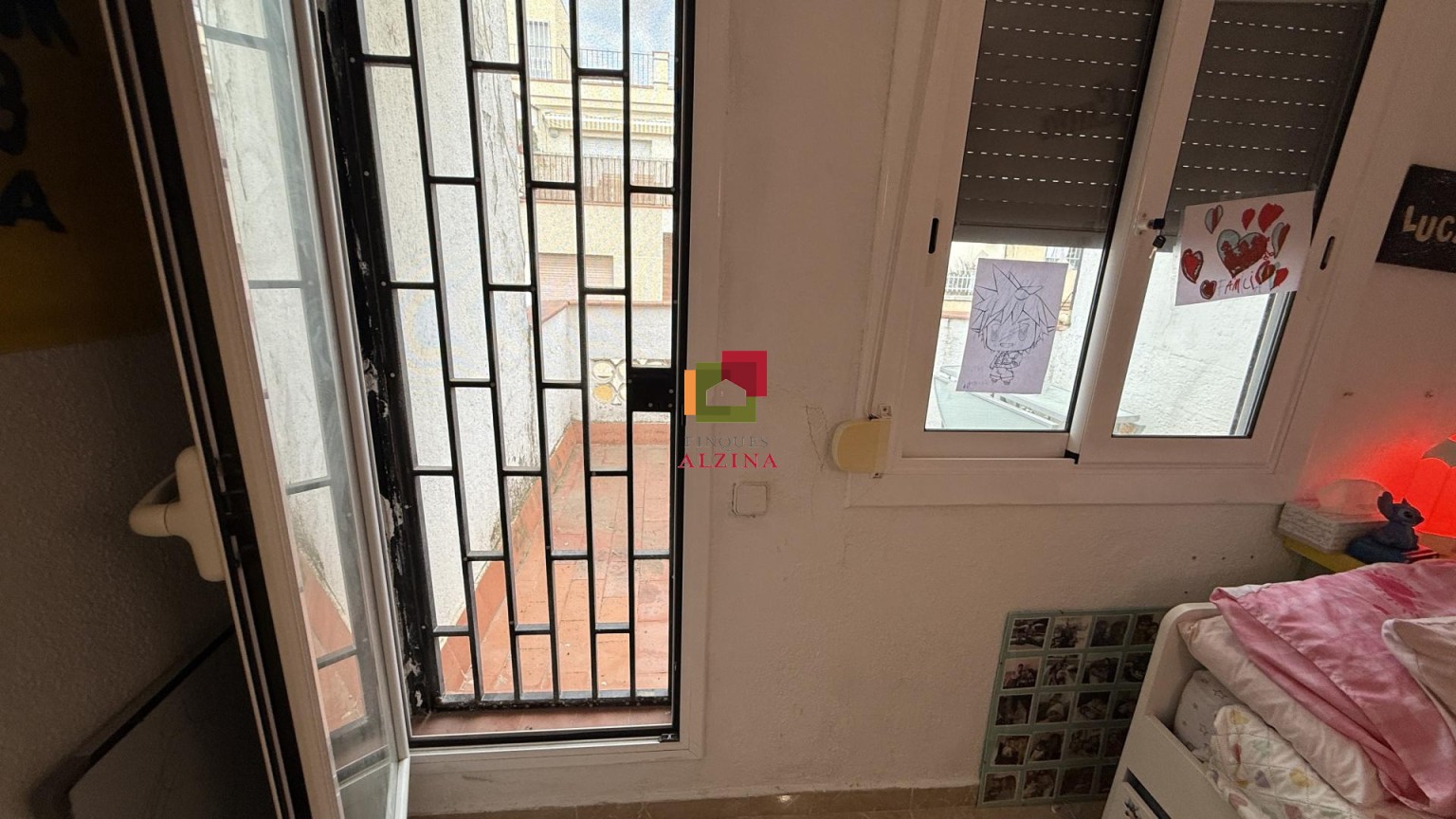 INVERSIÓ IMMOBILIÀRIA CONSOLIDA: 9 HABITATGES I 2 LOCALS A ESPLUGUES
