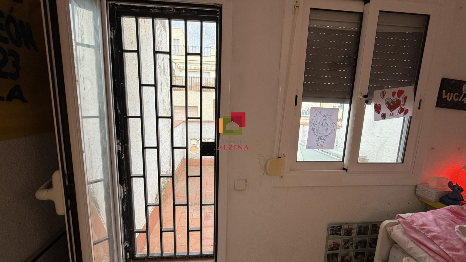 INVERSIÓ IMMOBILIÀRIA CONSOLIDA: 9 HABITATGES I 2 LOCALS A ESPLUGUES