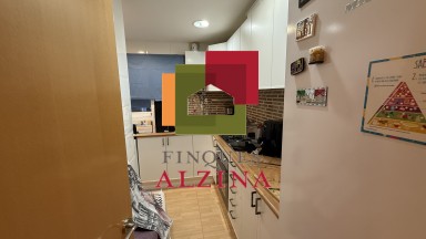 INVERSIÓ IMMOBILIÀRIA CONSOLIDA: 9 HABITATGES I 2 LOCALS A ESPLUGUES