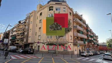 INVERSIÓ IMMOBILIÀRIA CONSOLIDA: 9 HABITATGES I 2 LOCALS A ESPLUGUES