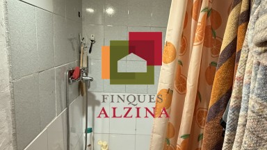 INVERSIÓ IMMOBILIÀRIA CONSOLIDA: 9 HABITATGES I 2 LOCALS A ESPLUGUES