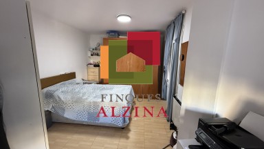INVERSIÓ IMMOBILIÀRIA CONSOLIDA: 9 HABITATGES I 2 LOCALS A ESPLUGUES