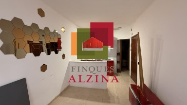 INVERSIÓ IMMOBILIÀRIA CONSOLIDA: 9 HABITATGES I 2 LOCALS A ESPLUGUES