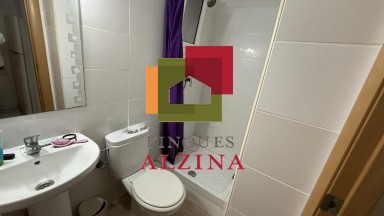 INVERSIÓ IMMOBILIÀRIA CONSOLIDA: 9 HABITATGES I 2 LOCALS A ESPLUGUES