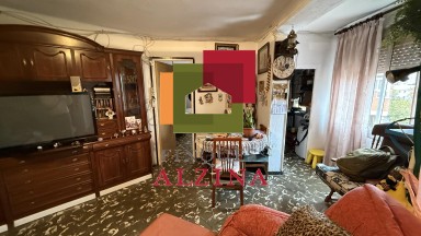 INVERSIÓ IMMOBILIÀRIA CONSOLIDA: 9 HABITATGES I 2 LOCALS A ESPLUGUES