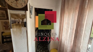 INVERSIÓ IMMOBILIÀRIA CONSOLIDA: 9 HABITATGES I 2 LOCALS A ESPLUGUES