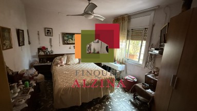 INVERSIÓ IMMOBILIÀRIA CONSOLIDA: 9 HABITATGES I 2 LOCALS A ESPLUGUES