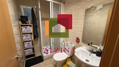 INVERSIÓ IMMOBILIÀRIA CONSOLIDA: 9 HABITATGES I 2 LOCALS A ESPLUGUES