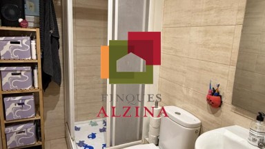 INVERSIÓ IMMOBILIÀRIA CONSOLIDA: 9 HABITATGES I 2 LOCALS A ESPLUGUES