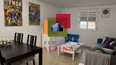 INVERSIÓ IMMOBILIÀRIA CONSOLIDA: 9 HABITATGES I 2 LOCALS A ESPLUGUES