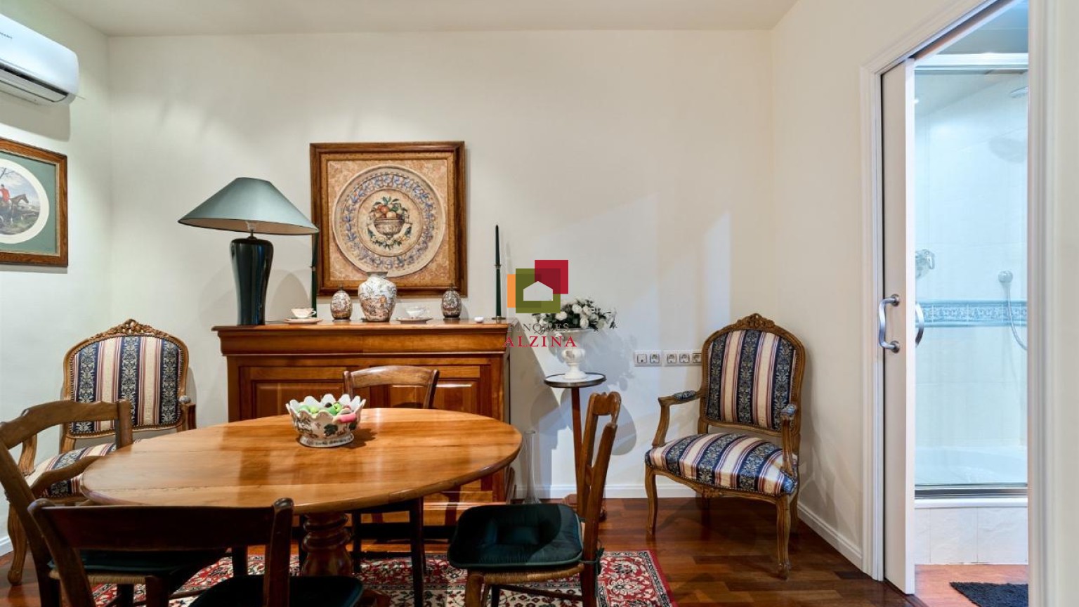 Piso reformado con encanto en Comte d’Urgell – Diputació