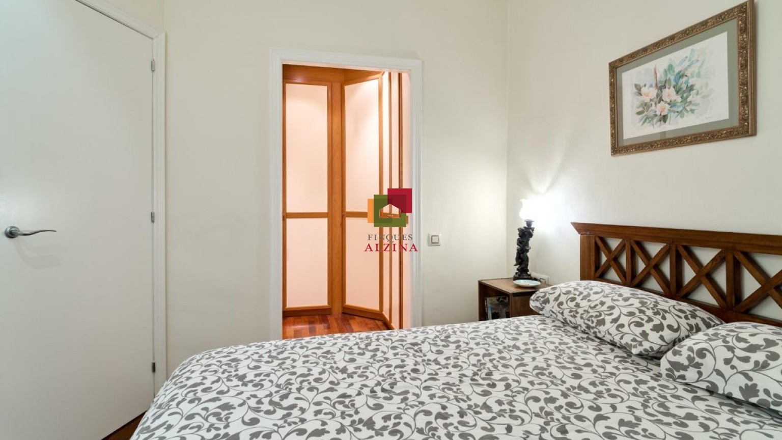 Piso reformado con encanto en Comte d’Urgell – Diputació